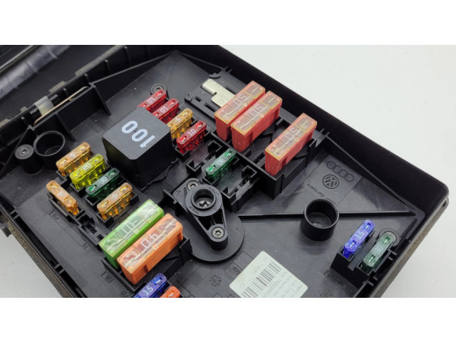 Блок предохранителей 1K0937125D, 1K0937118 Skoda Superb B6 (3T)