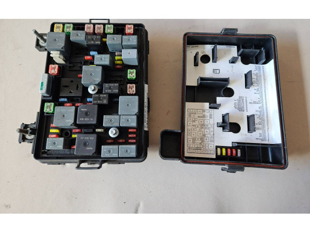 Pojistková skříňka Řídící jednotka BSM 15913674, AR61854003 Chevrolet HHR 2008