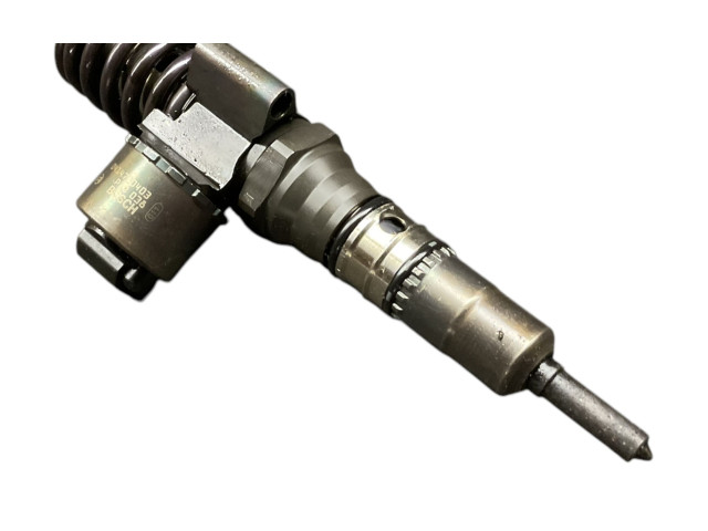 Форсунка 03G130073B    Volkswagen Touran I   