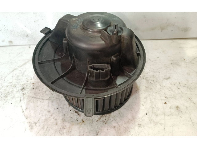 Вентилятор печки 1k1819015 Skoda Octavia Mk2 (1Z)