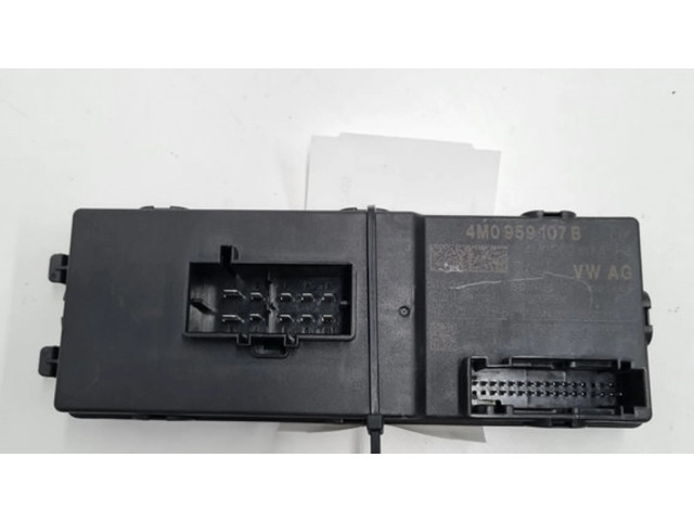 Блок управления крышки багажника