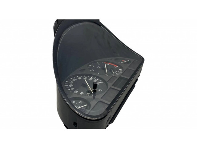 Přístrojová deska BMW 5 E39 2001 8381198, 62118381198