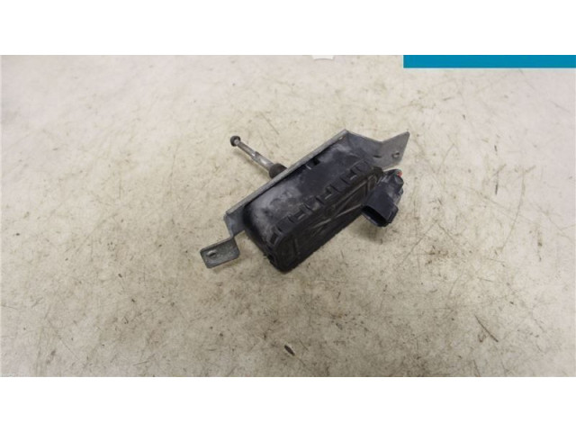 Моторчик стеклоочистителя 30753290, 0390206214    Volvo V70