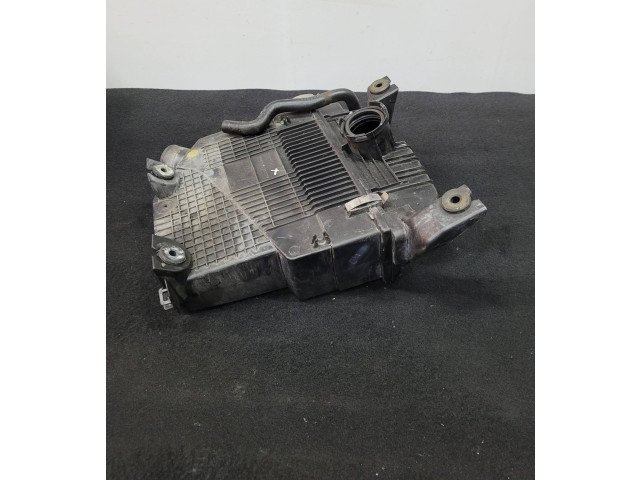 Блок предохранителей H8201172661, 70535779 Dacia Logan II