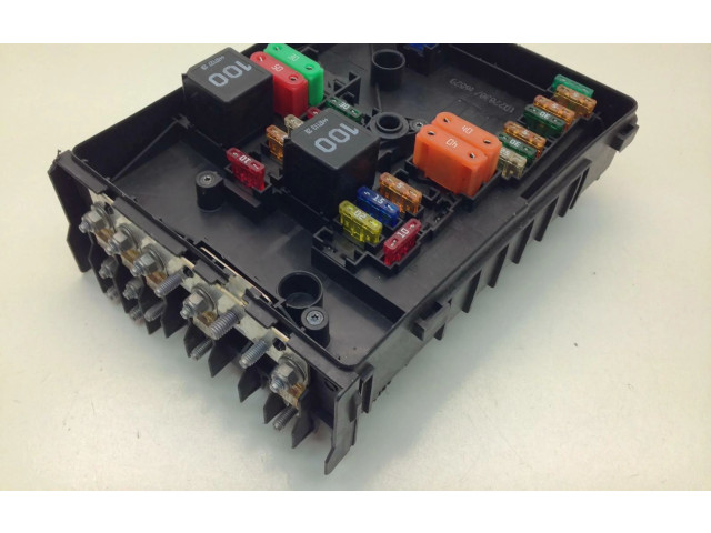 Блок предохранителей 1K0937125A Volkswagen Golf Plus