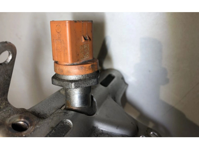 Топливная рампа 06J133317M, 06J906051   Audi A5 8T 8F   для двигателя CAEB