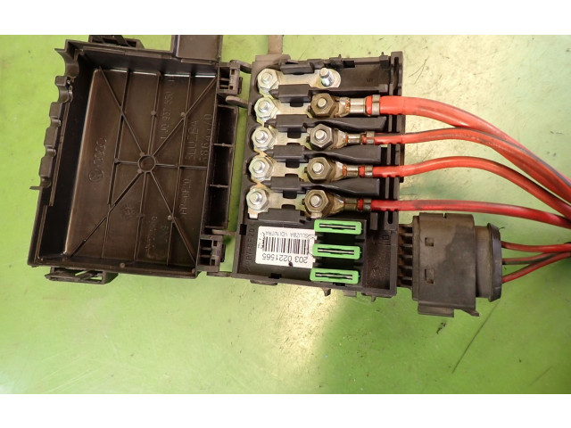 Блок предохранителей 1J0937550AB Skoda Octavia Mk1 (1U)