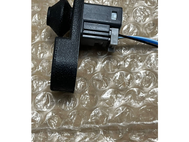 Датчик открытия / закрытия двери (крыло) Subaru Forester SK