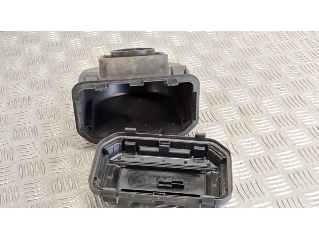   Pojistková skříňka 9224872, 10688710   BMW 1 F20 F21 2013