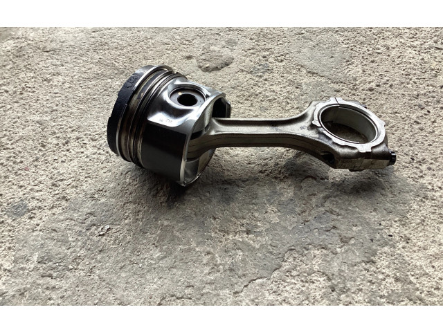 Píst Toyota RAV 4 (XA30)