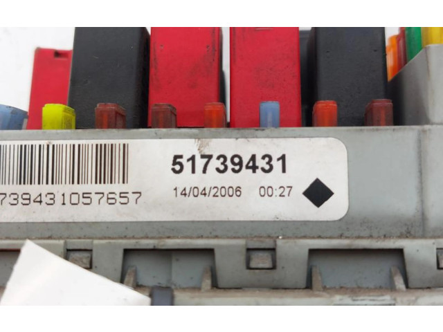 Блок предохранителей 51739431   Fiat Idea    