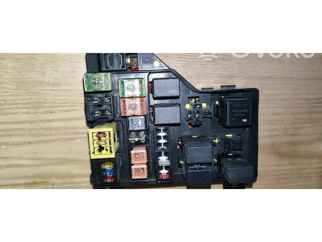 Блок предохранителей BI1342, 95338195338211 Mitsubishi Carisma