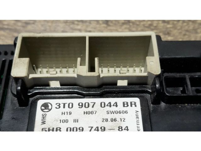 Блок управления климат-контролем 3T0907044BR Skoda Yeti (5L)