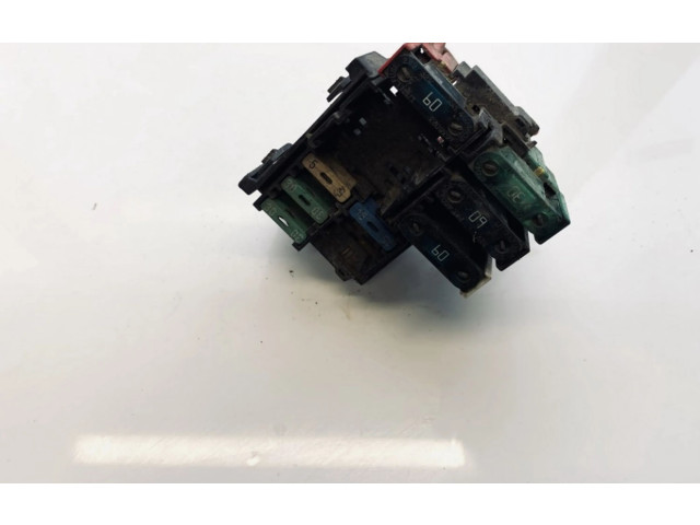 Блок предохранителей  7703297665   Renault Clio II    
