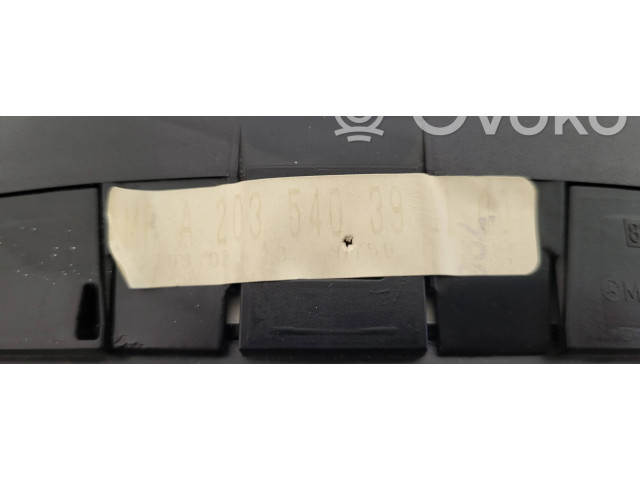 Přístrojová deska Mercedes-Benz C W203 2002 A2035403911