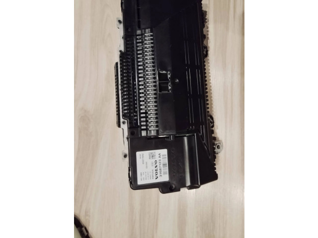 Панель приборов 31687123AA   Volvo XC90       