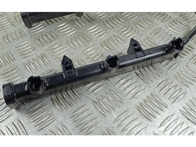 Топливная рампа 05281428AA   Jeep Grand Cherokee WL  