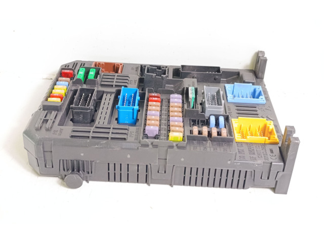 Блок предохранителей 9832881080, 2015DJ3828 Peugeot 2008 II