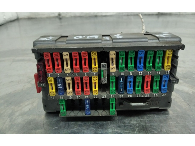 Блок предохранителей 9459288180   Peugeot 406    