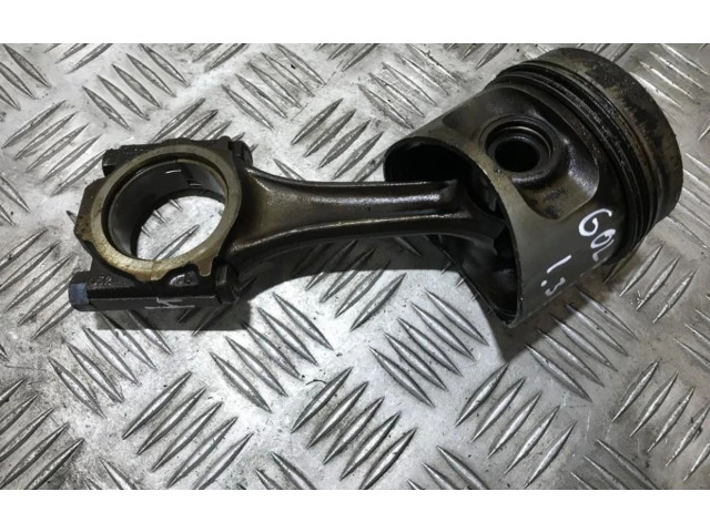 Поршень с шатуном 075193 Volkswagen Golf II