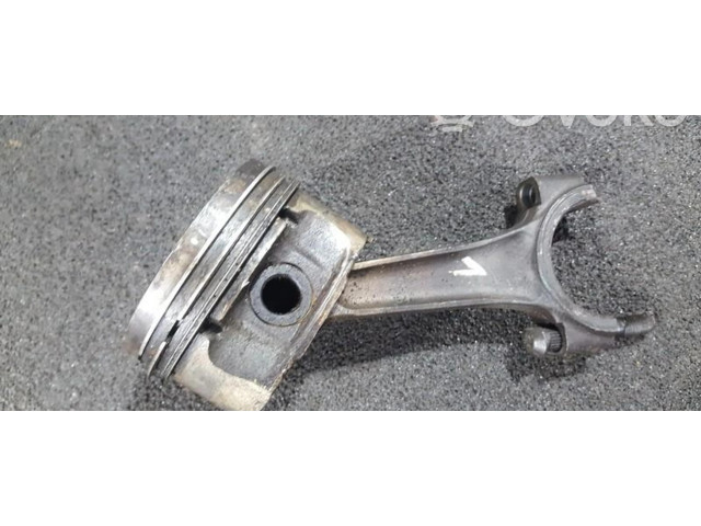 Píst Citroen Xsara pro benzínový motor 1.6