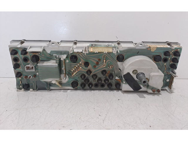 Pojistková skříňka Спидометр (приборный щиток) 7700786092 Renault 25 1988