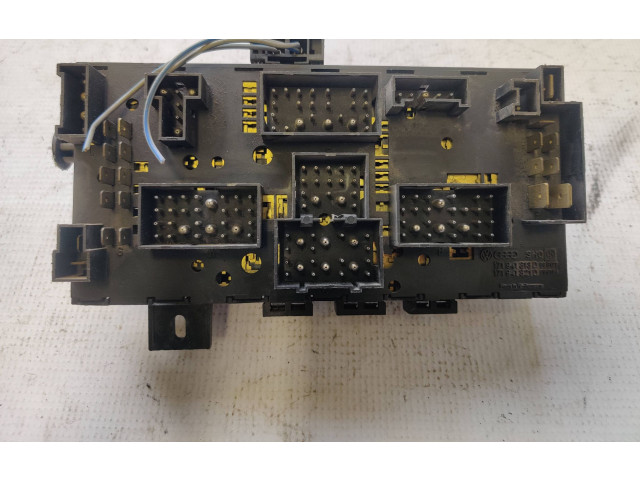 Pojistková skříňka 171941813D, 171941821D Volkswagen PASSAT B3 1991