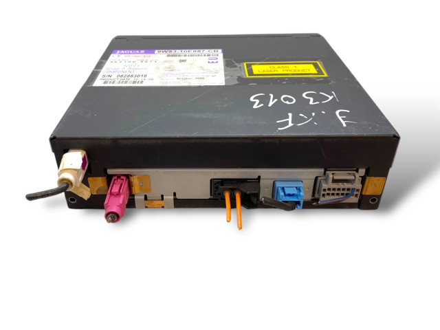 Радио/ проигрыватель CD/DVD / навигация