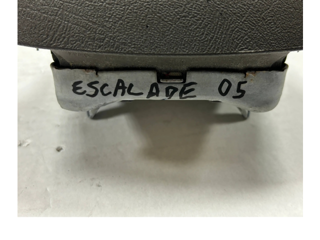 Подушка безопасности водителя 16870494 Cadillac Escalade