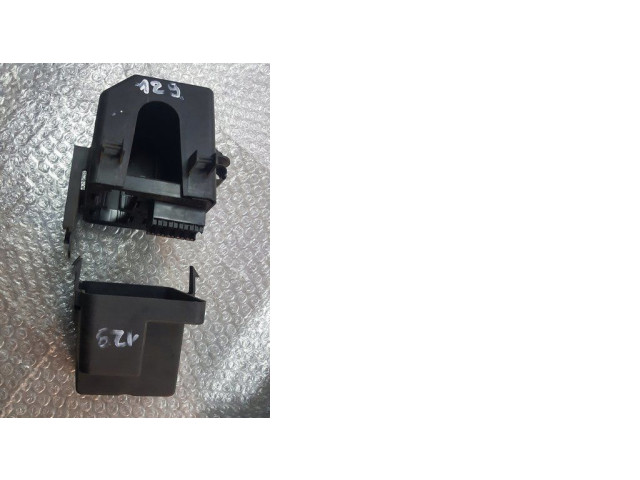 Блок предохранителей 1J0941391C Audi A3 S3 8L