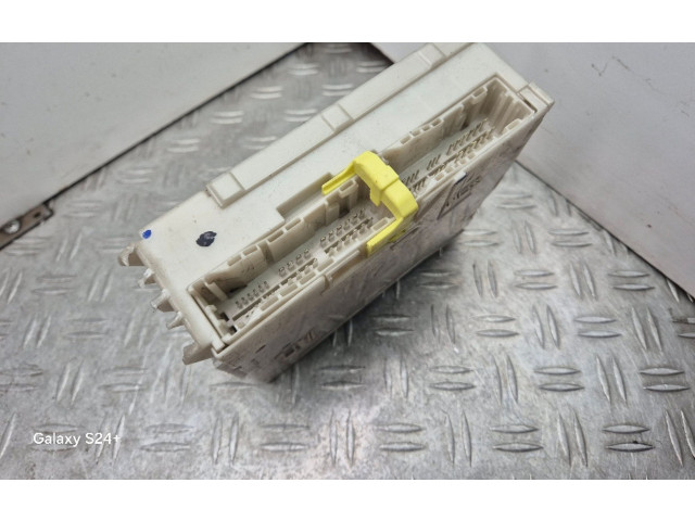 Pojistková skříňka 8273030B61, 703290009 Lexus GS 300 350 430 450H 2008