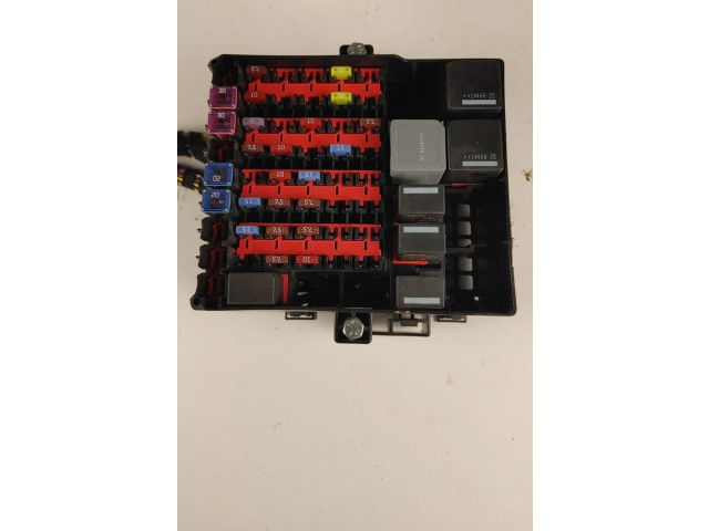 Блок предохранителей AV1T-14A005-ALF, TYDA Ford B-MAX