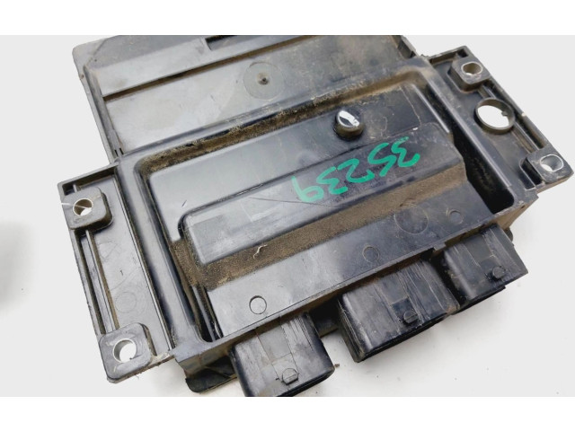 Рулевая рейка  Блок управления двигателем ECU 8200513076   Renault Clio II 2001 - 2005 года