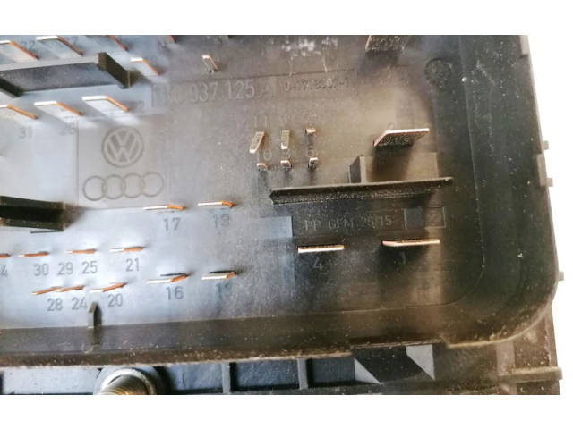 Блок предохранителей 1K0937125A Skoda Octavia Mk2 (1Z)