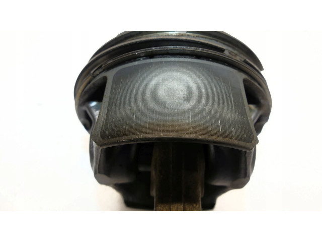  Поршень с шатуном  31401212  Volvo S60  