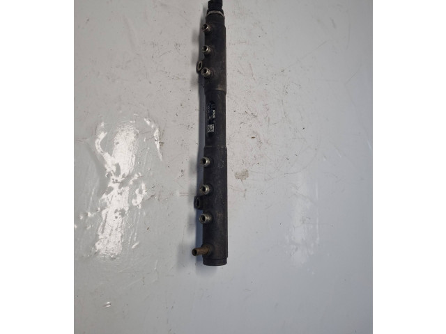 Топливная рампа 30757146, 002054L2   Volvo V70  