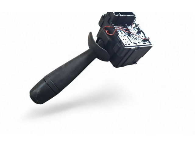 Ручка стеклоочистителей 681728631R, E10670253   Dacia Dokker