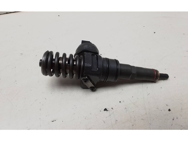 Vstřikovač 038130073AG   Volkswagen Caddy     