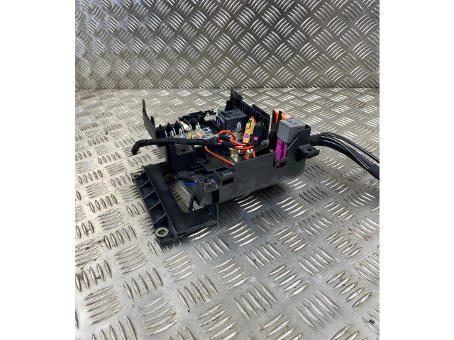   Pojistková skříňka 7L0937548C   Audi Q7 4L 2012