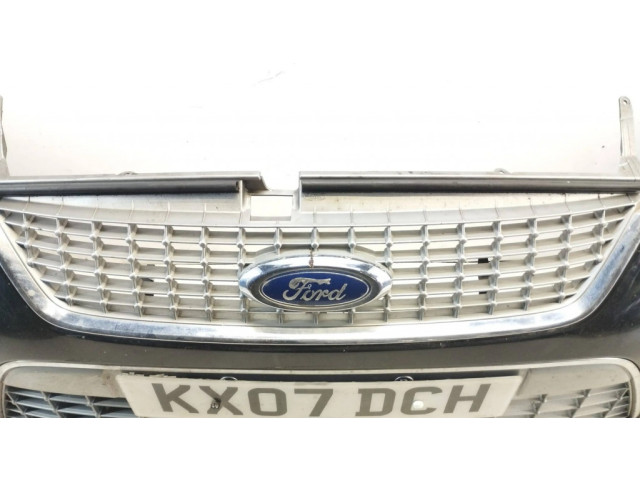 Передний бампер