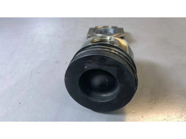 Píst 11248508023, 11257805329 BMW 7 F01 F02 F03 F04 pro naftový motor 3.0 N57 N57D30