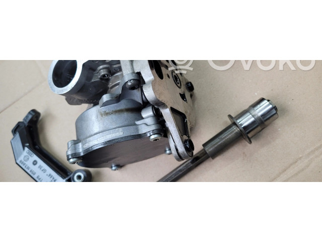 Масляный насос   059103J0  Audi A7 S7 4G 