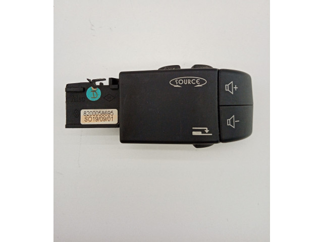 Панель приборов 8200058695 Renault Clio II