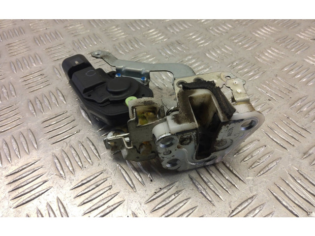 Замок багажника     Daihatsu Terios  -  года