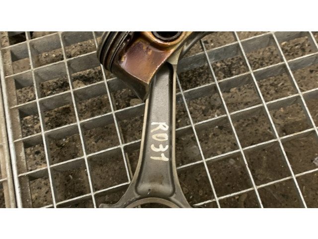 Píst Dodge RAM pro benzínový motor 5.7 EZH