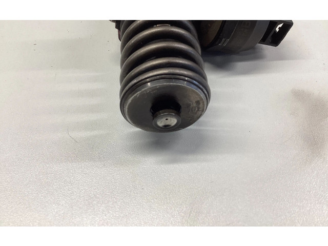 Форсунка 045130073T Volkswagen Bora -