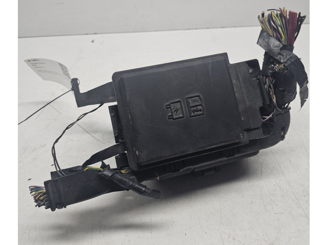 Блок предохранителей GX7314A076DA Jaguar XE