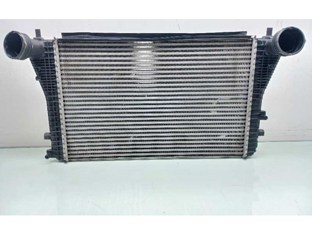 Интеркулер 1K0145803A Volkswagen Jetta V