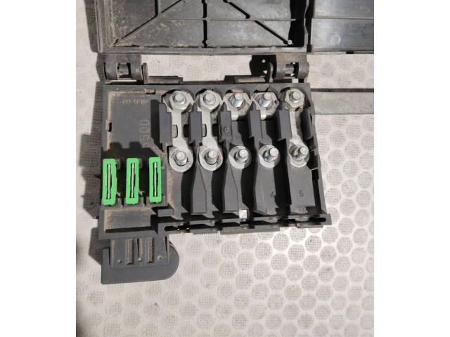 Блок предохранителей 1J0937550   Audi A3 S3 8L    