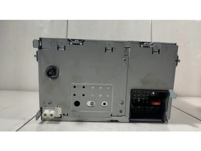 Радио/ проигрыватель CD/DVD / навигация